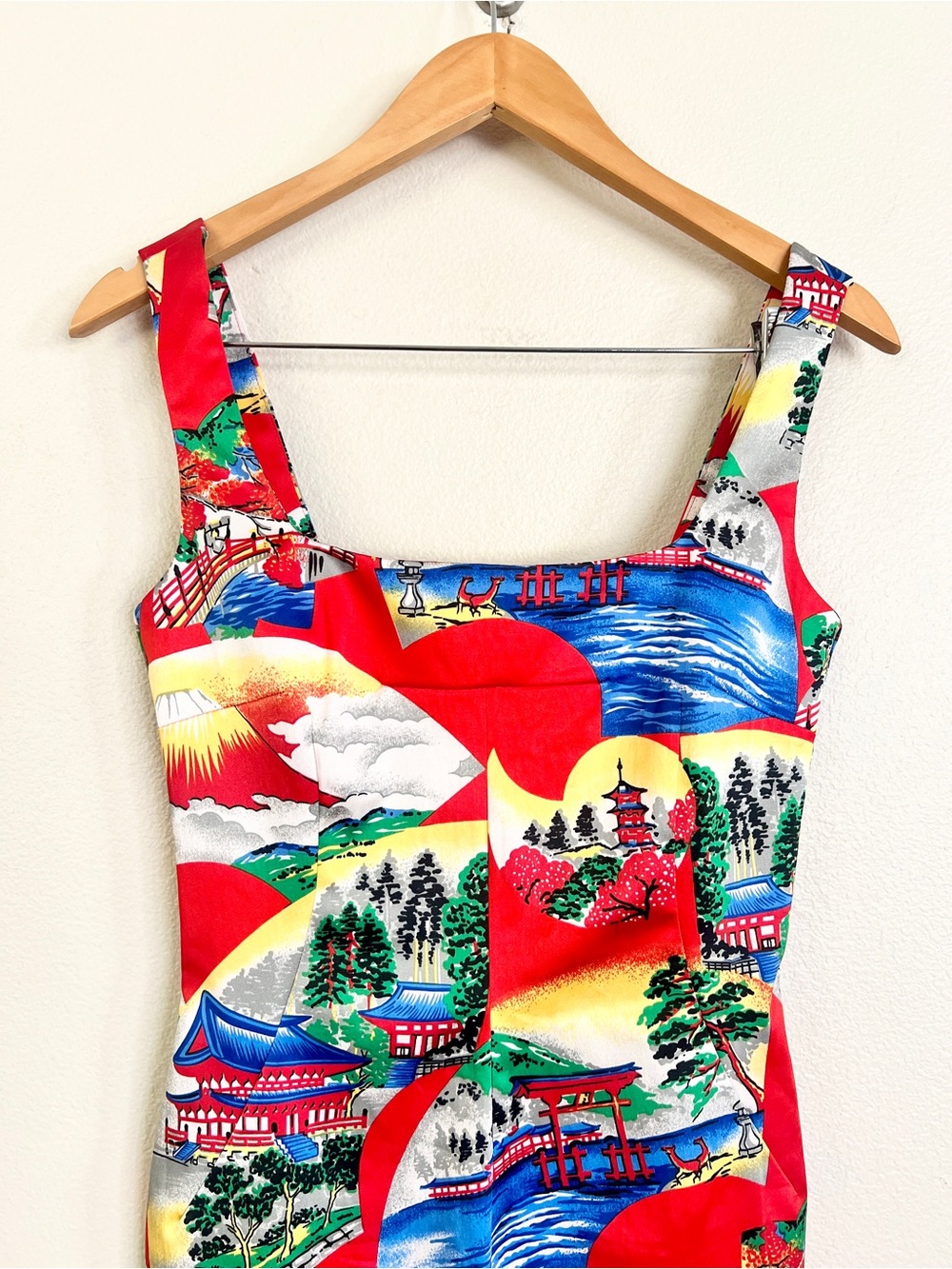 Vintage DOLCE & GABBANA S/S 2000 Japanese Scenes Printed Satin Slip Dress in Red - Picture 6 of 13